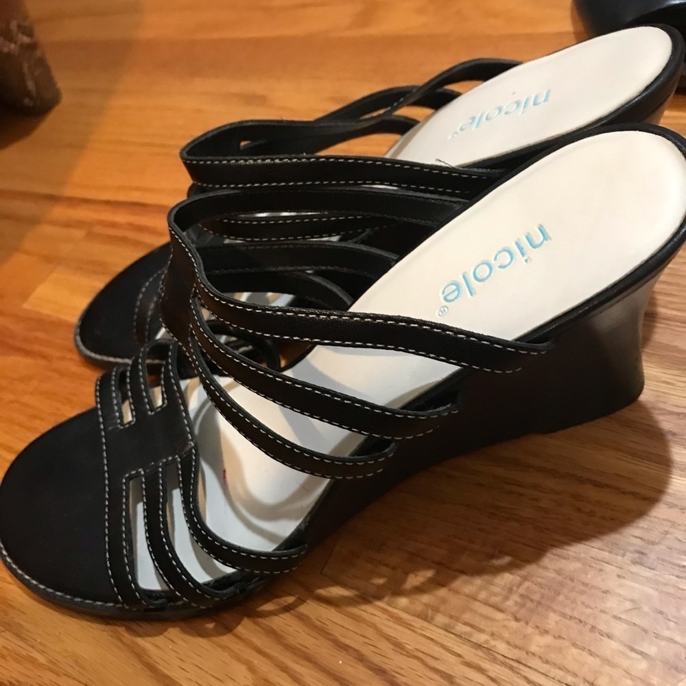 π‘nicole Black Leather Wedges